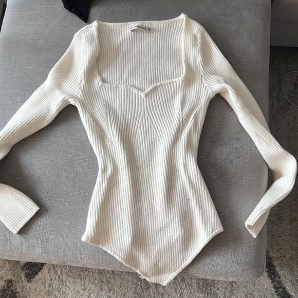 new Abercrombie bodysuit - tag got ripped off while trying on. Never worn - Picture 1 of 1